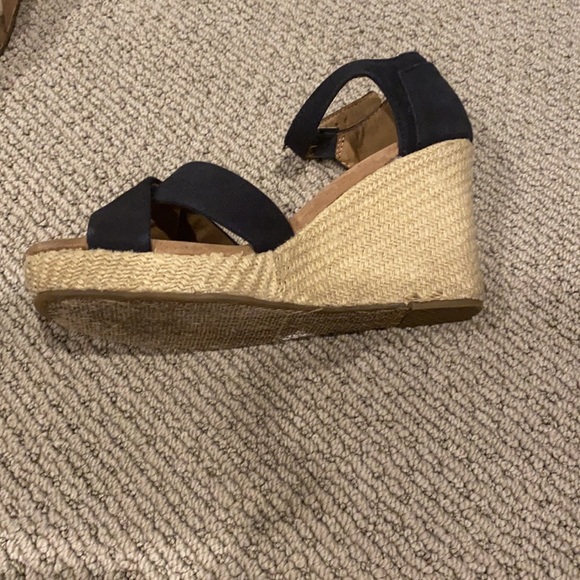 Toms black wedge sandals size 10 - Picture 3 of 4